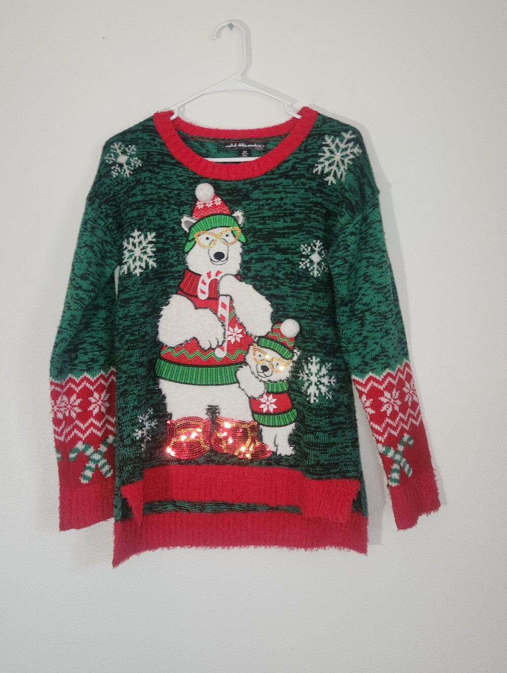 Women's Green & Red Holiday Polar Bear Light-Up Sweater